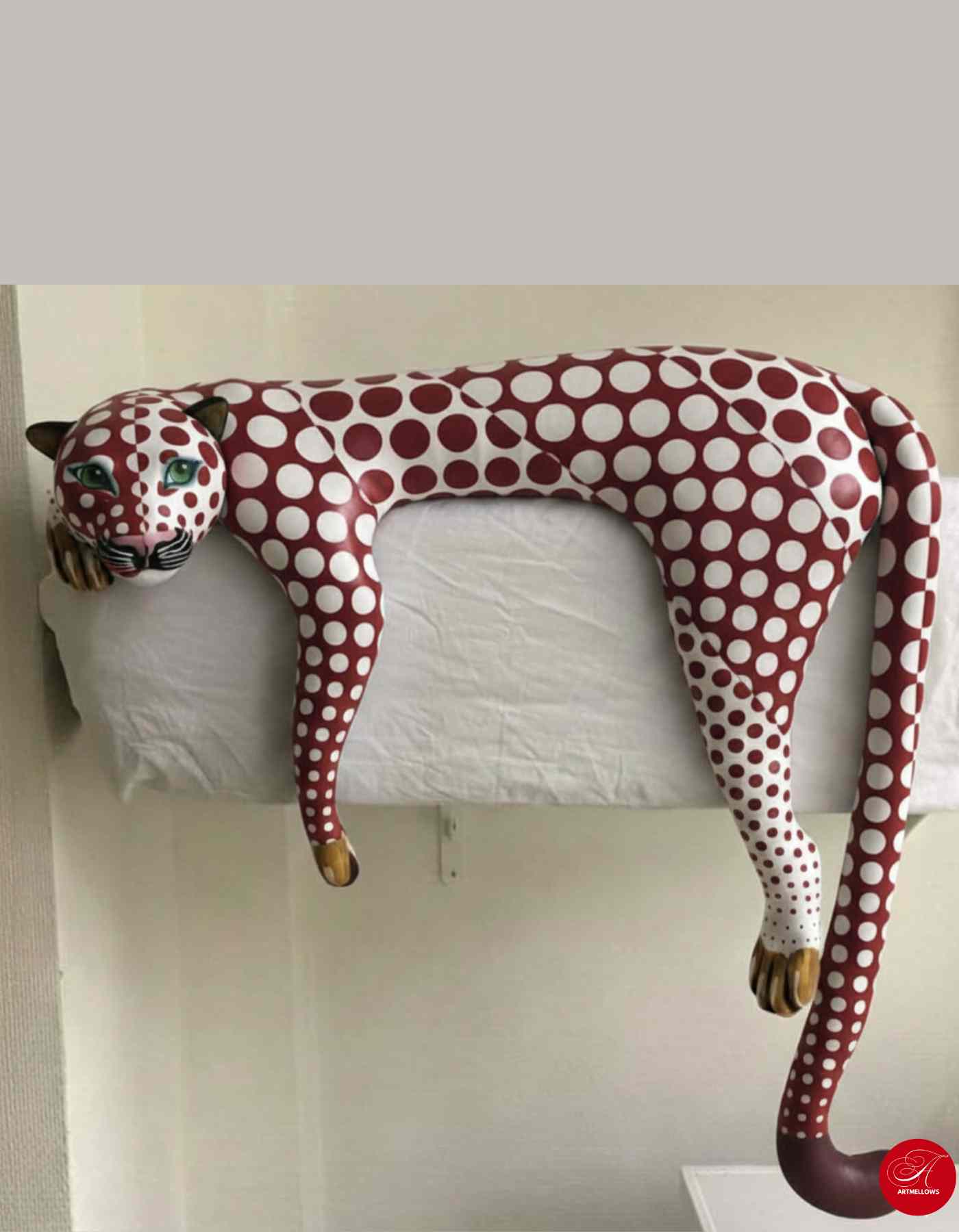 Animal Art Decor: Luxe Statement Pieces for Modern Spaces