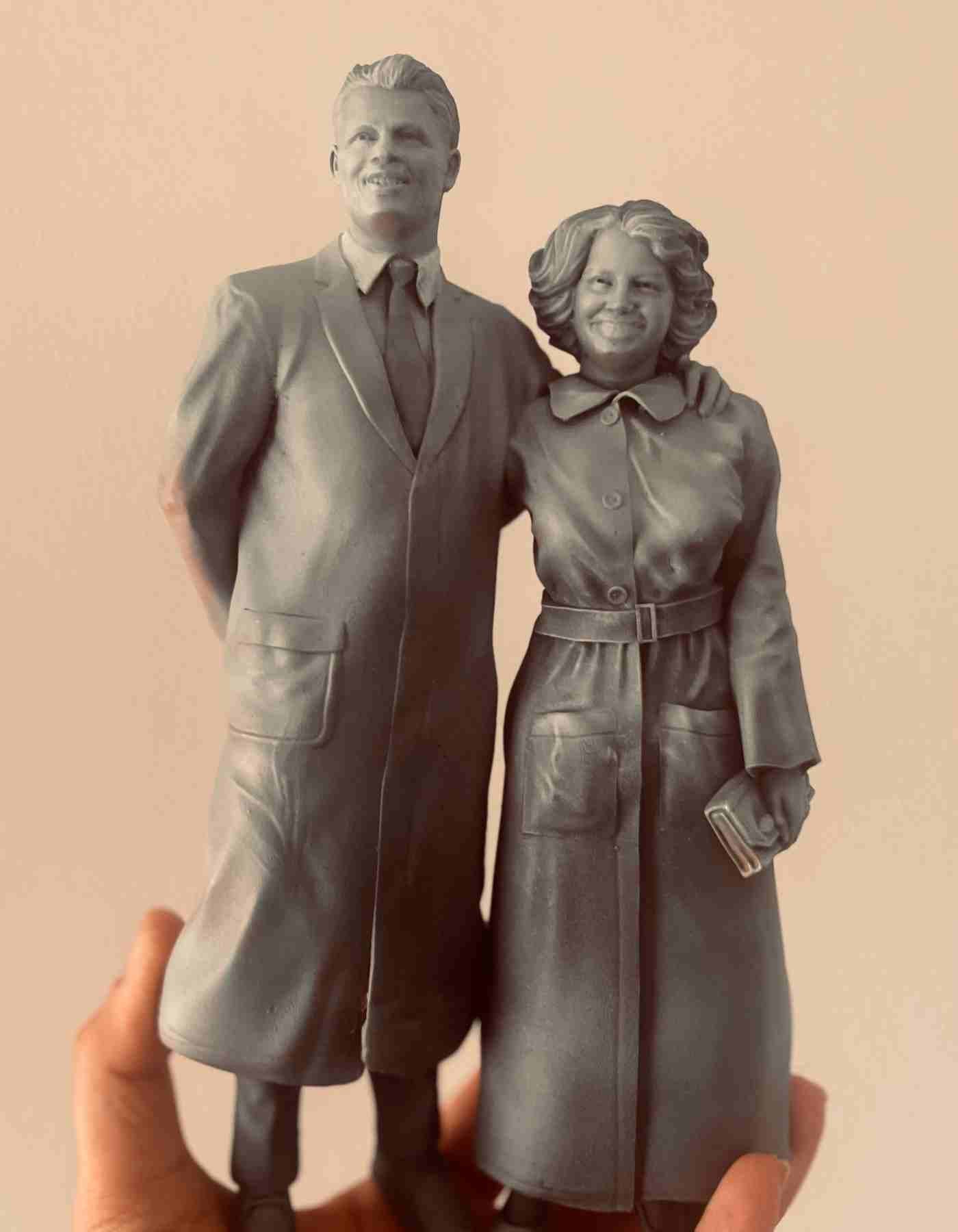 Vintage photo to 3d figurine