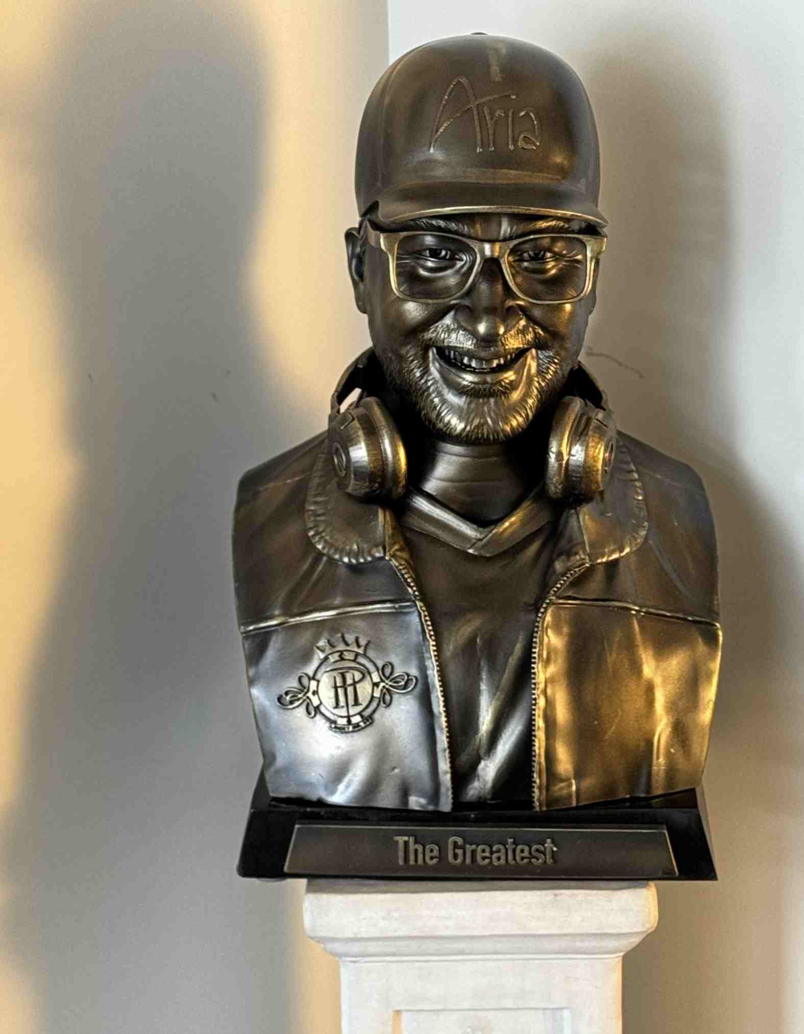 Custom made Bronze Sculptures - Unique Gifts