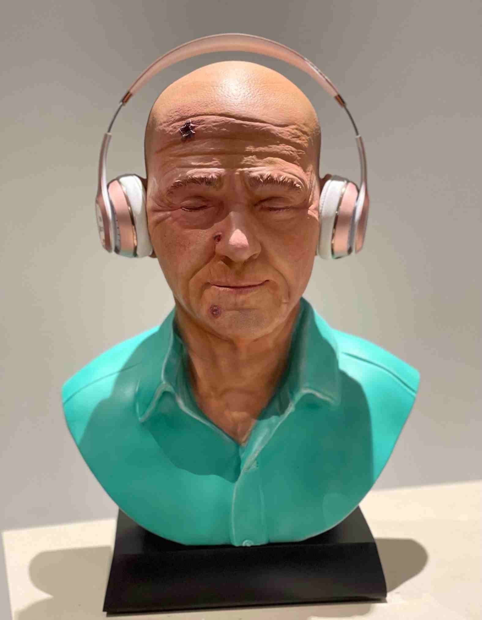 Customized Life-Size Head Sculpt & Headphone Stand - Unique Design