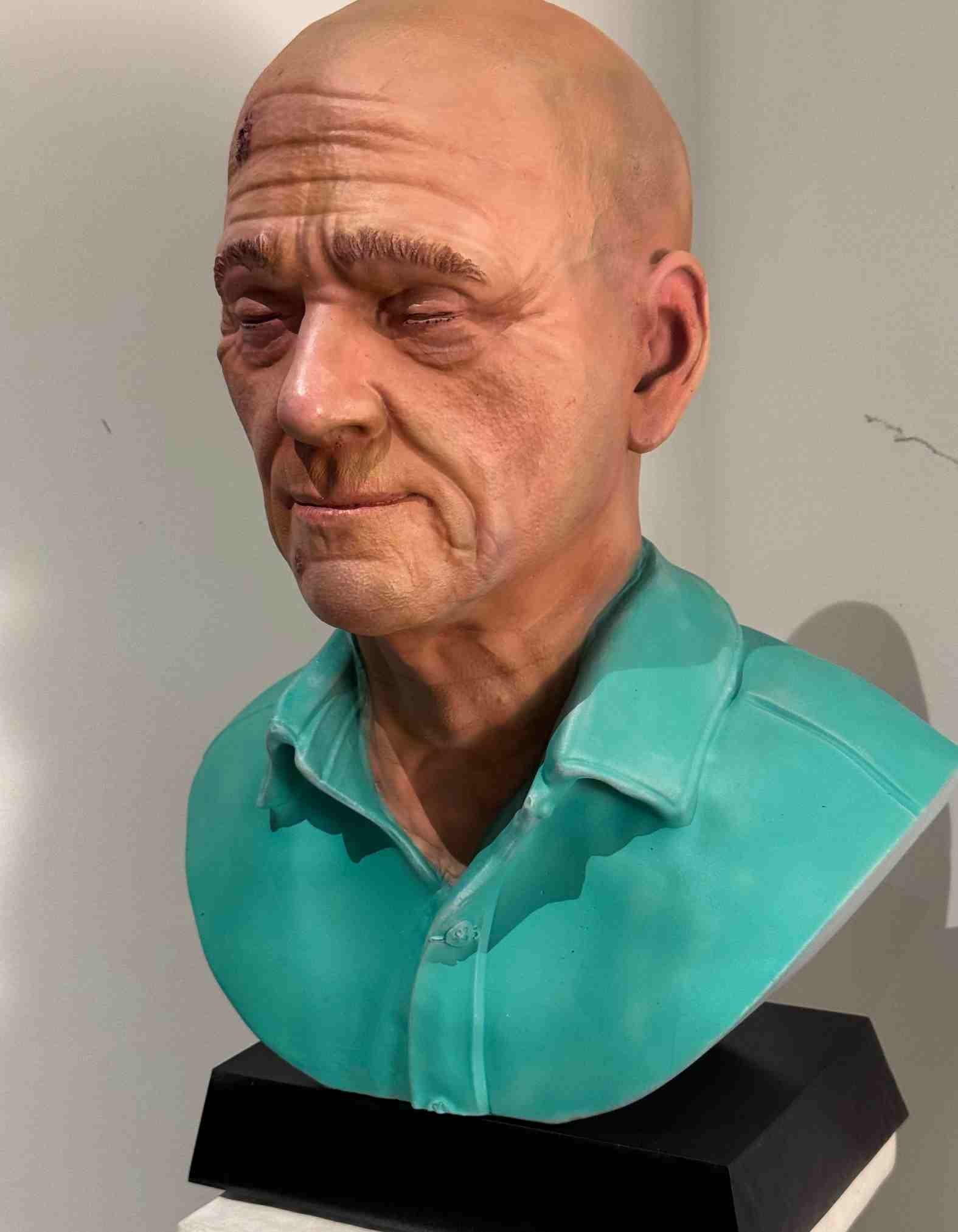 Customized Life-Size Head Sculpt & Headphone Stand - Unique Design