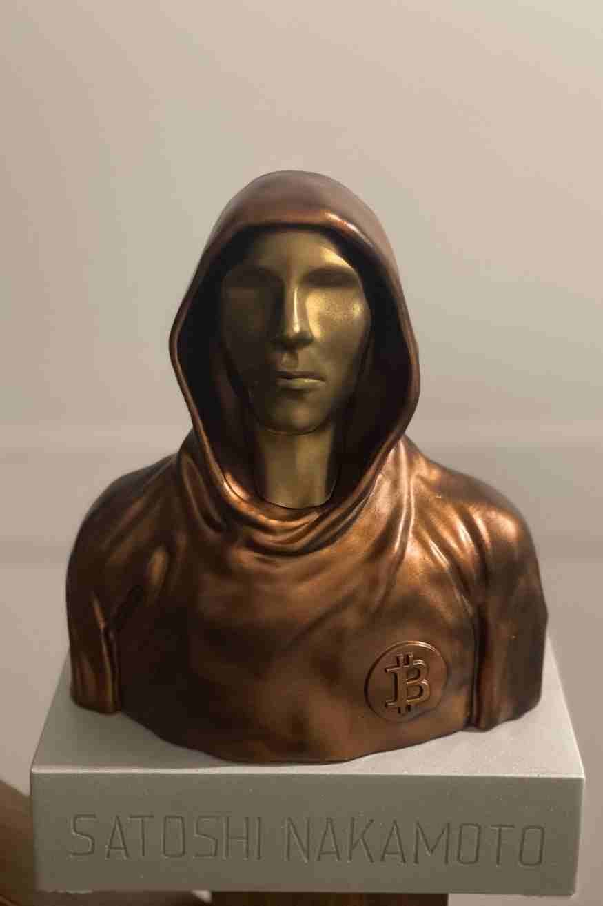 Custom Satoshi Nakamoto Statue - Unofficial Crypto Icon Replica Decor
